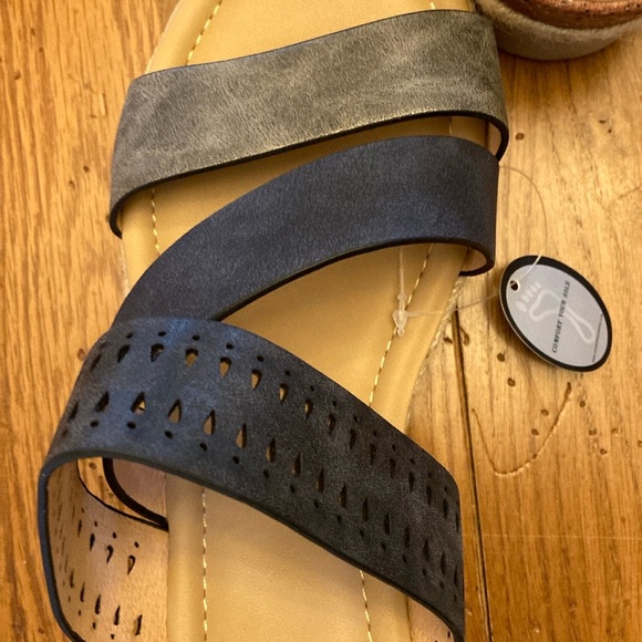 Good choice sandals.  Lupe black size 10 - Picture 4 of 5